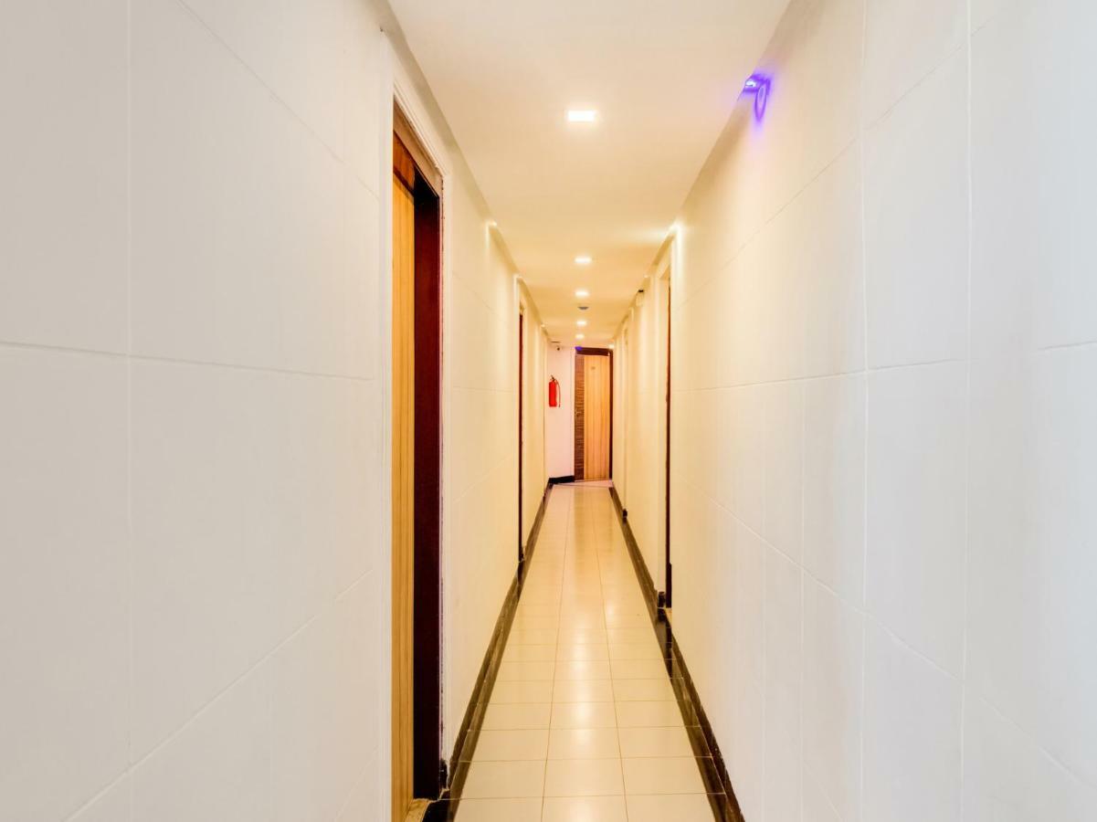 Oyo Flagship 19825 Hotel Panchratna Панвел Екстериор снимка
